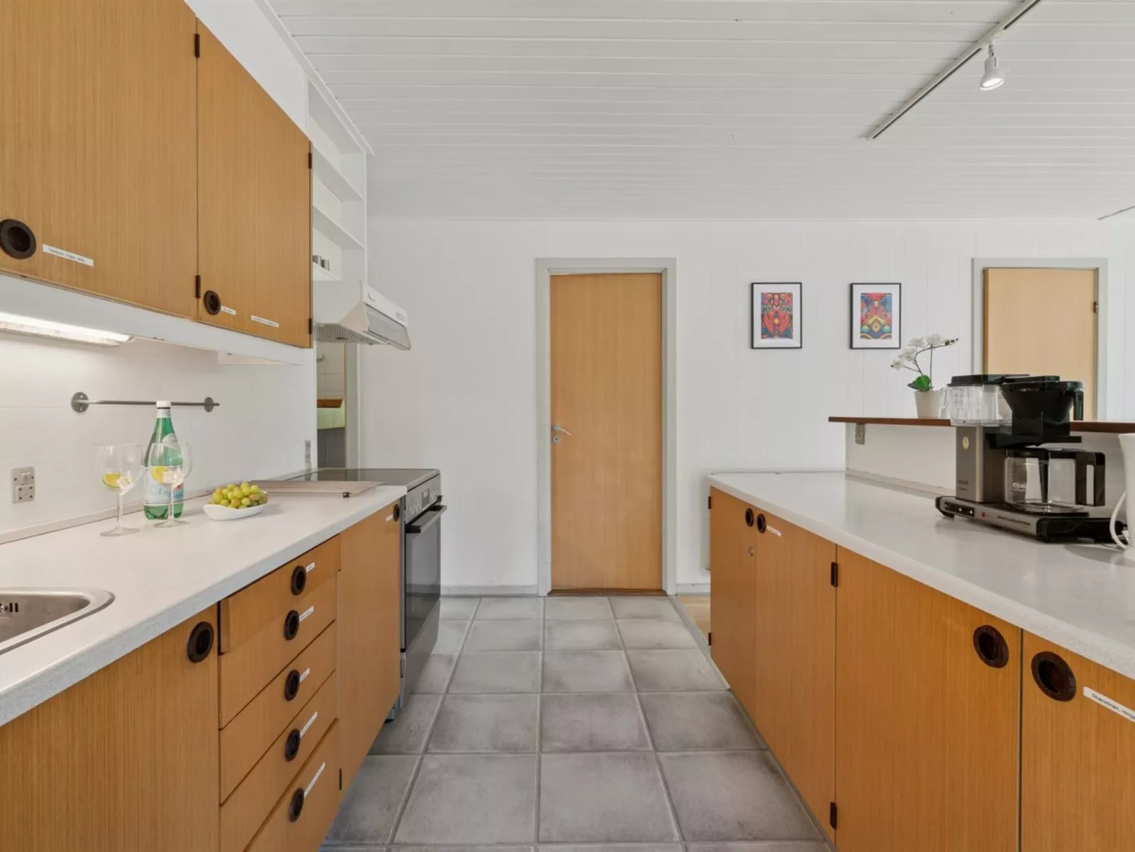 "Henri" - 800m from the sea-Dedans