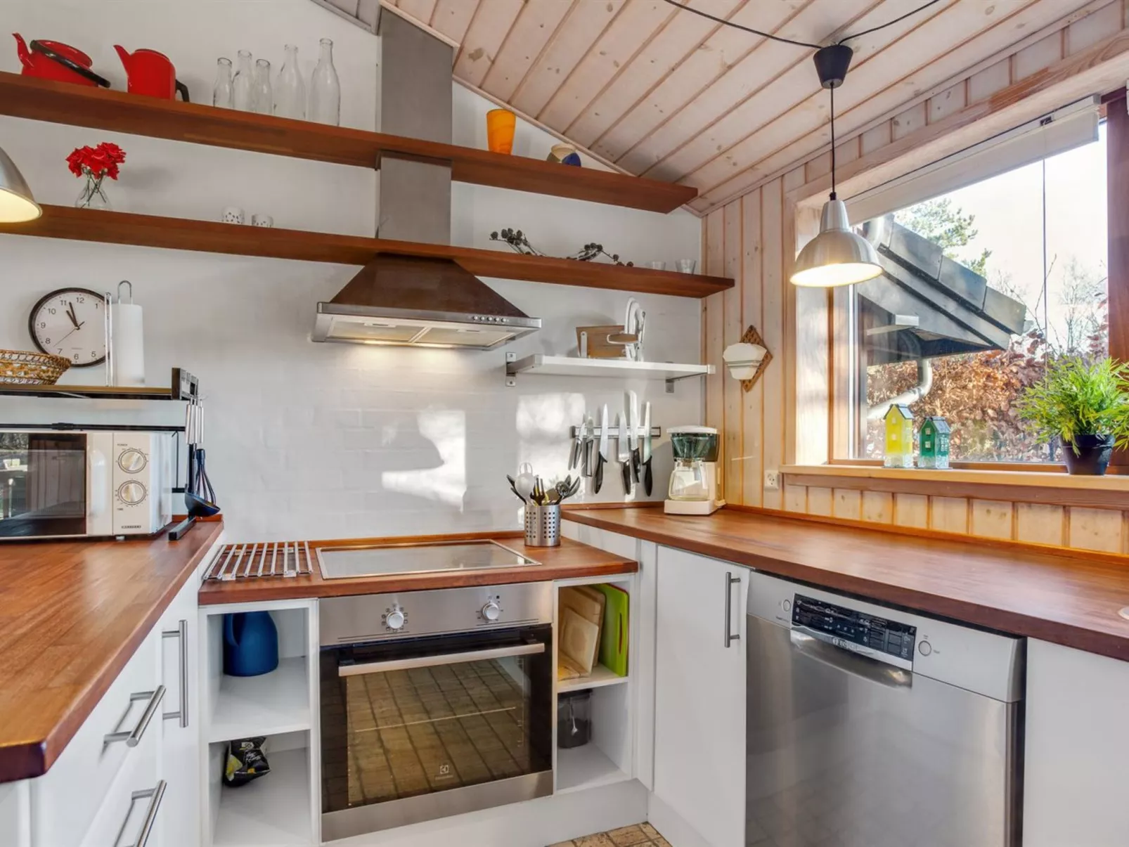 "Østmar" - 1.2km from the sea-Inside