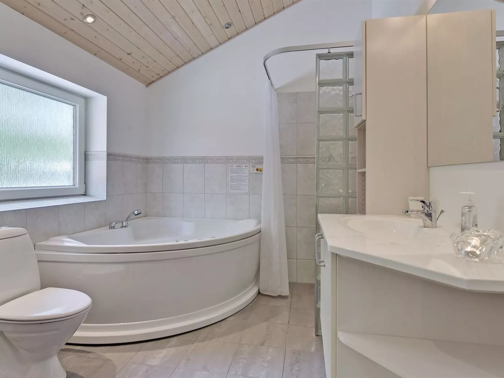 "Gundel" - 400m from the sea-Dedans