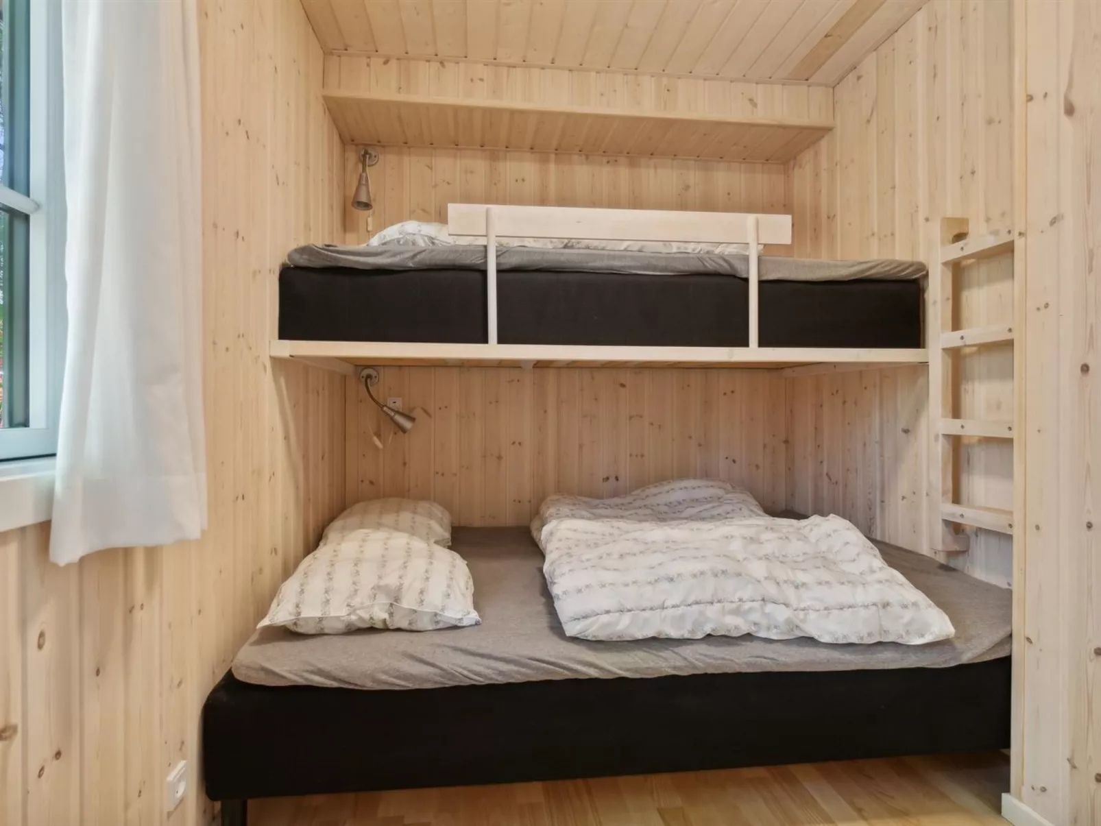 "Oisin" - 150m from the sea-Inside