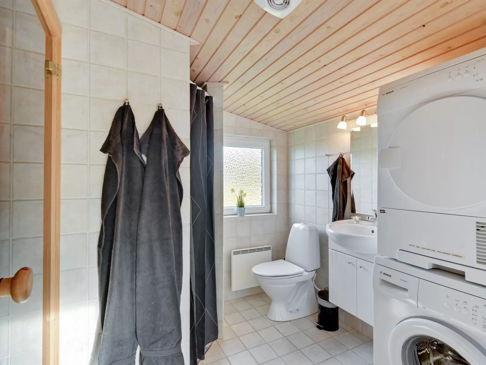 "Shalez" -  from the sea-Inside