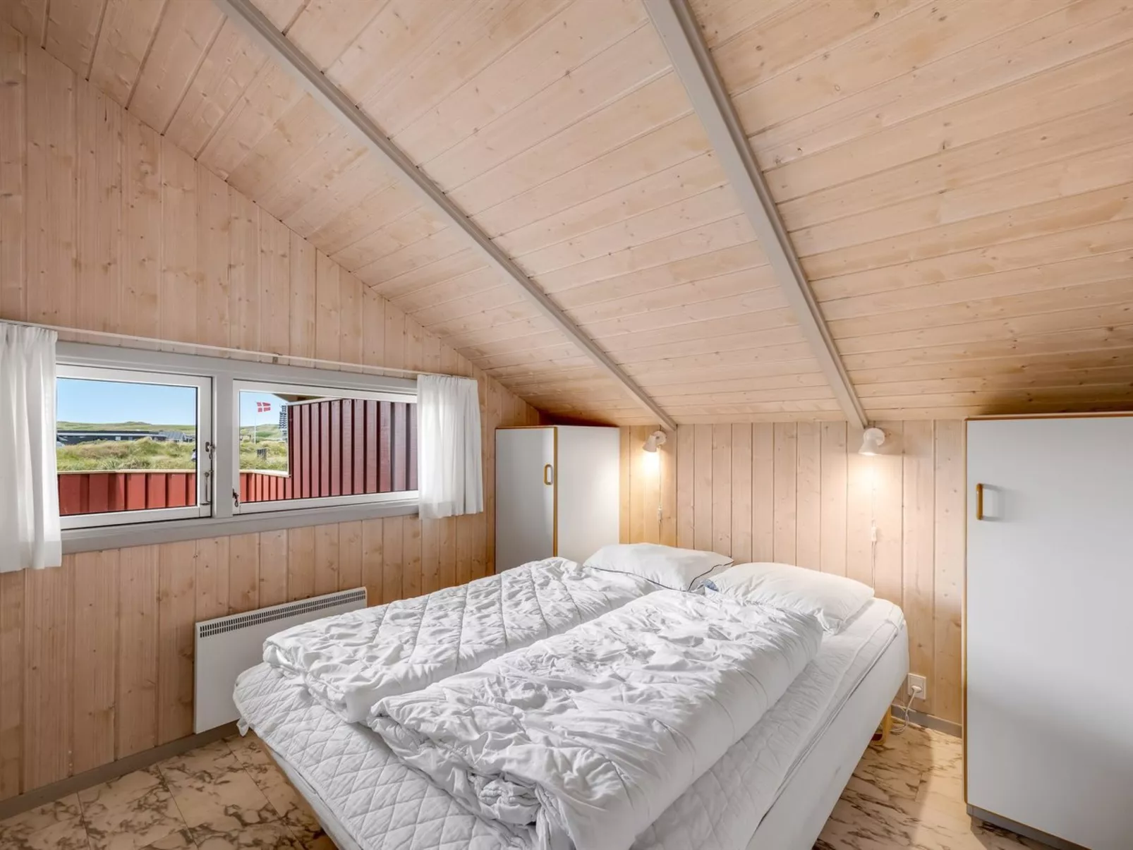 "Tuure" -  from the sea-Dedans