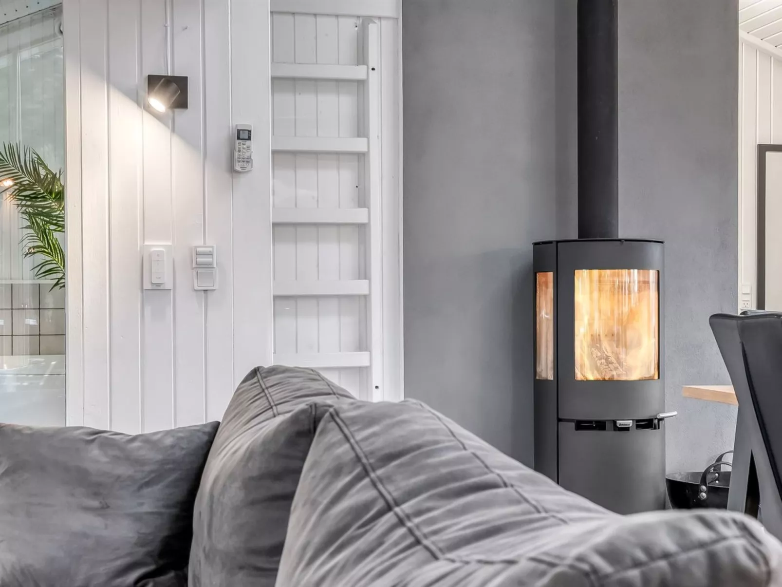 "Blondine" - 940m from the sea-Dedans