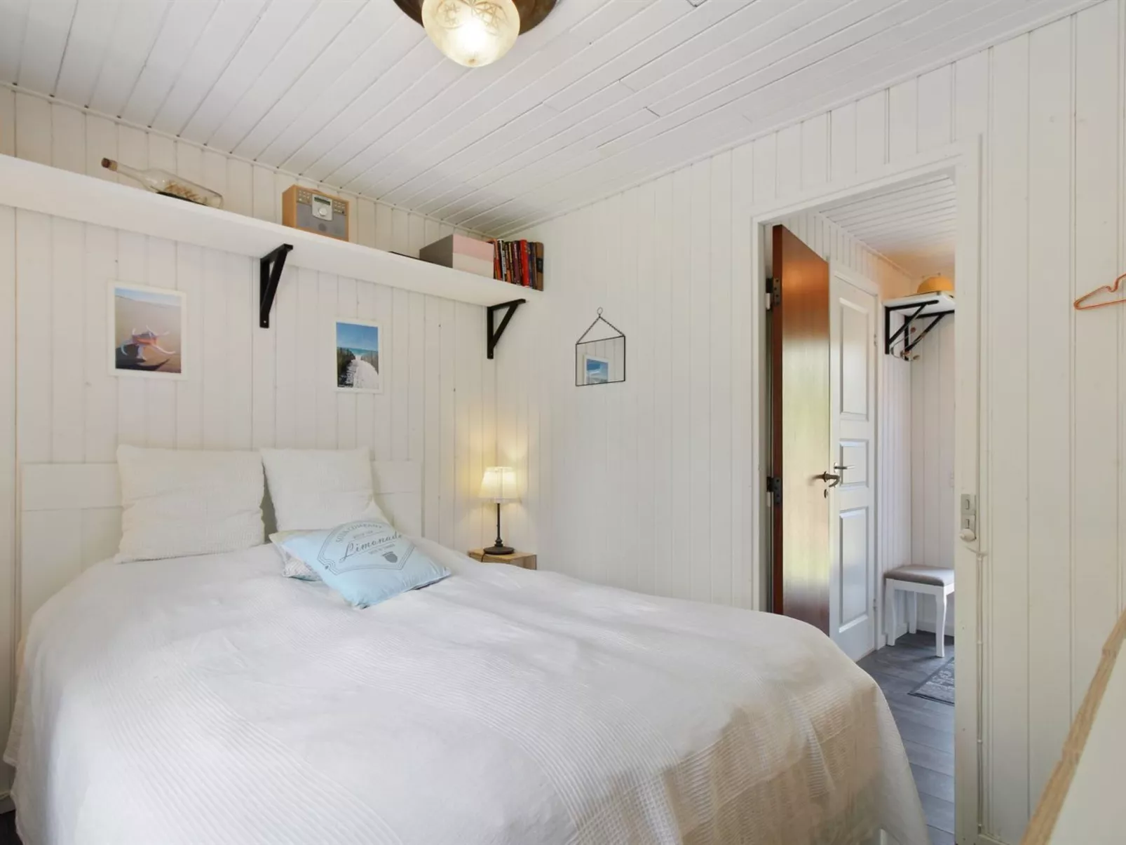 "Ronja" - 300m from the sea-Drinnen