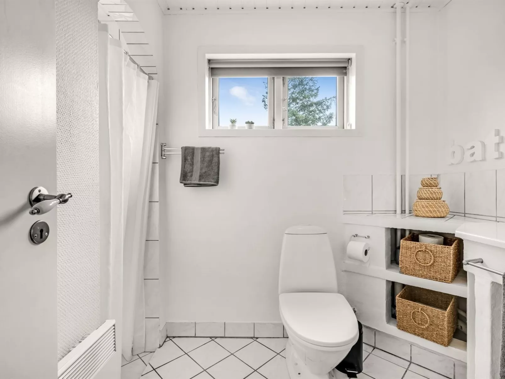 "Agni" - 800m from the sea-Dedans