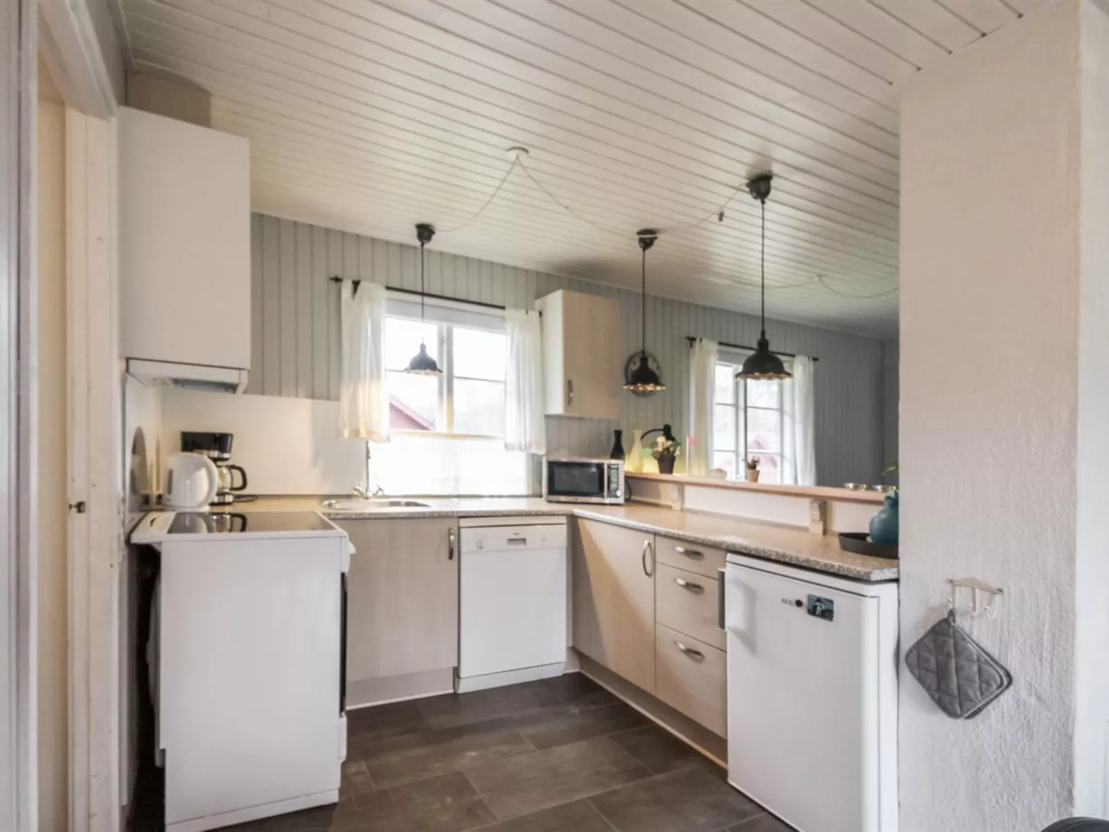 "Loke" - 300m from the sea-Drinnen