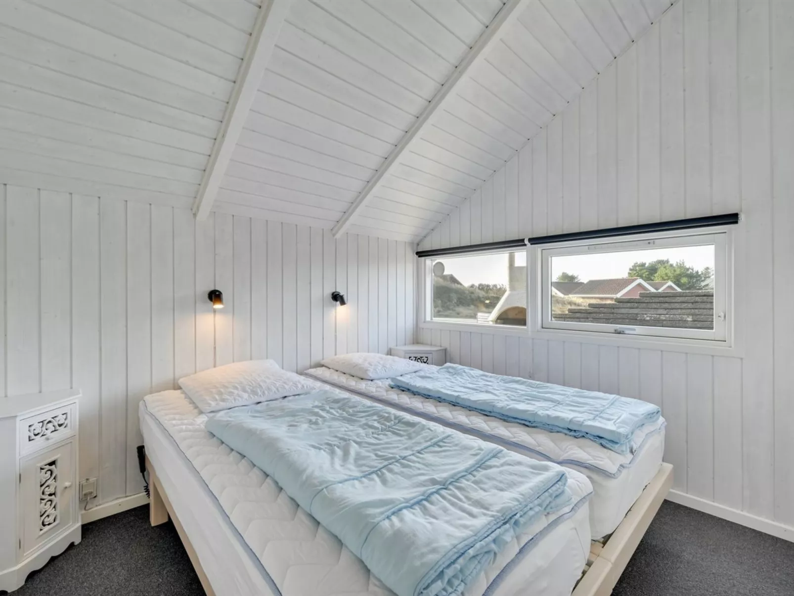 "Cyrill" - 250m to the fjord-Dedans