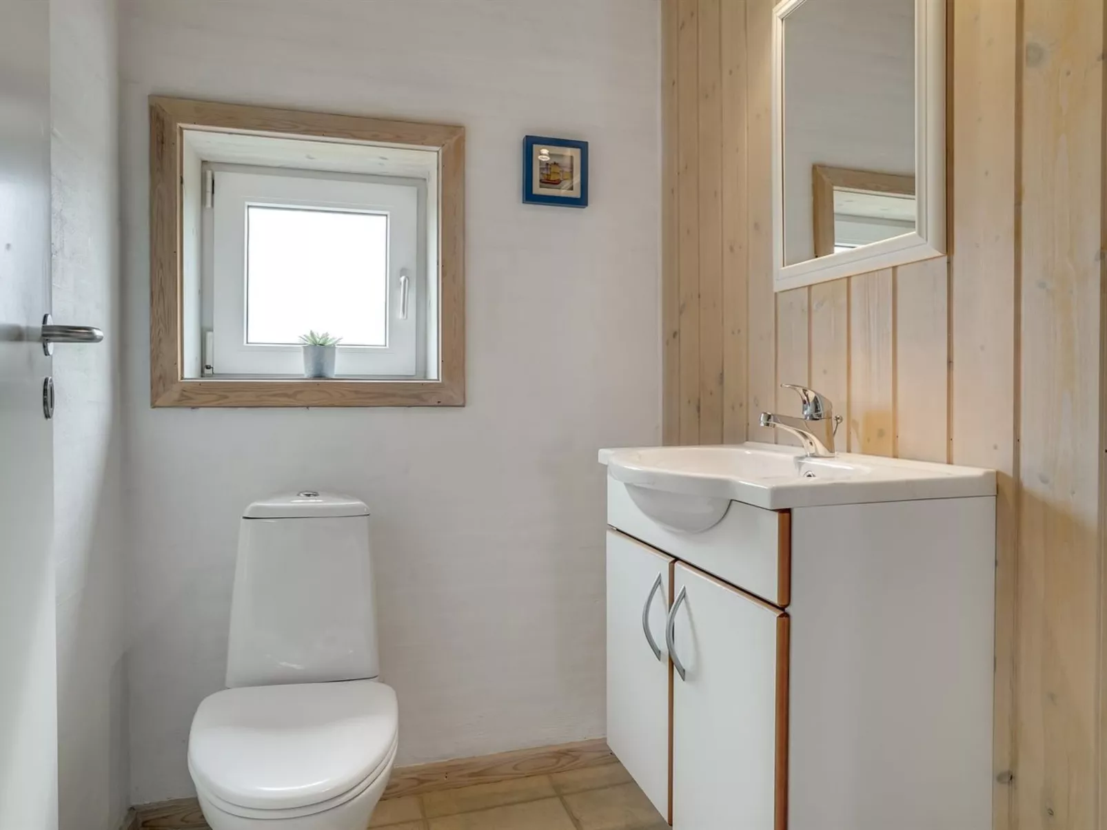 "Eyvin" - 100m from the sea-Inside