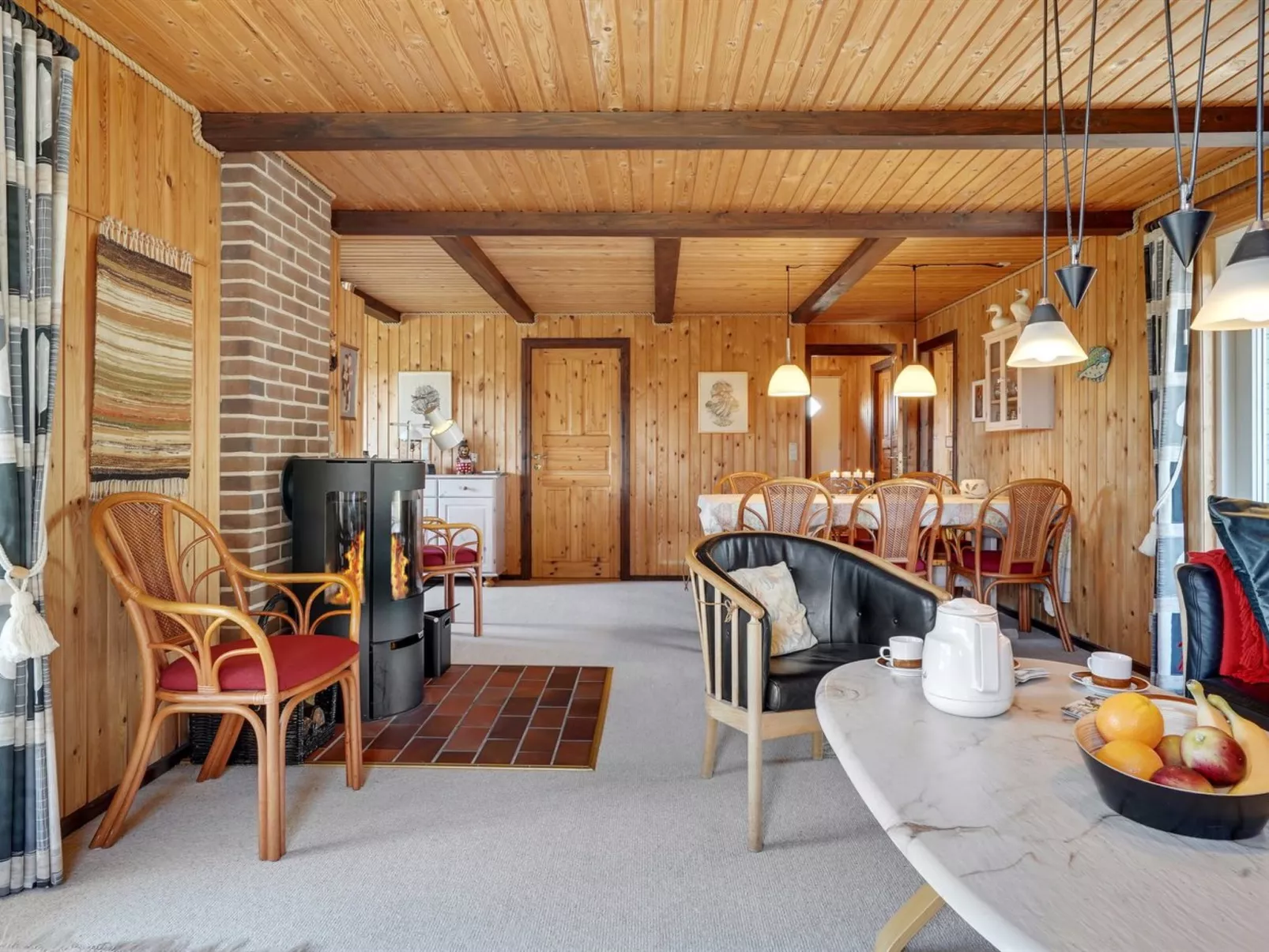 "Edna" - 800m from the sea-Dedans