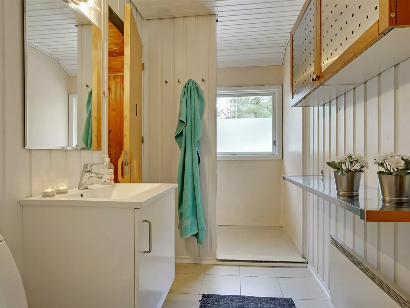 "Tove" - 1.5km from the sea-Drinnen