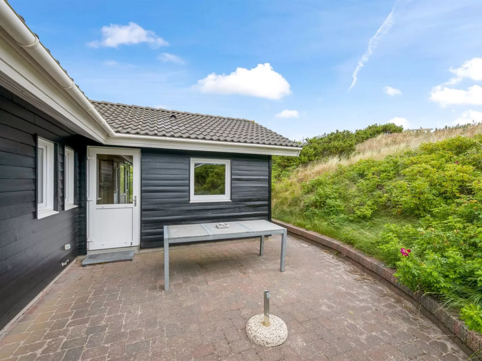 "Eugenie" - 450m from the sea-Draußen