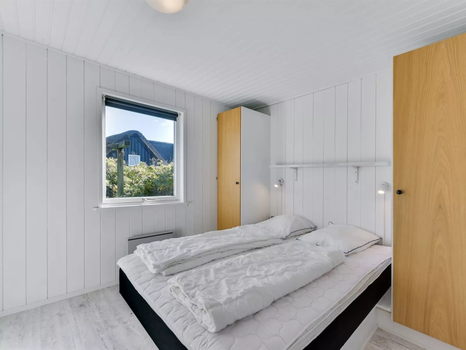 "Aiske" -  from the sea-Inside