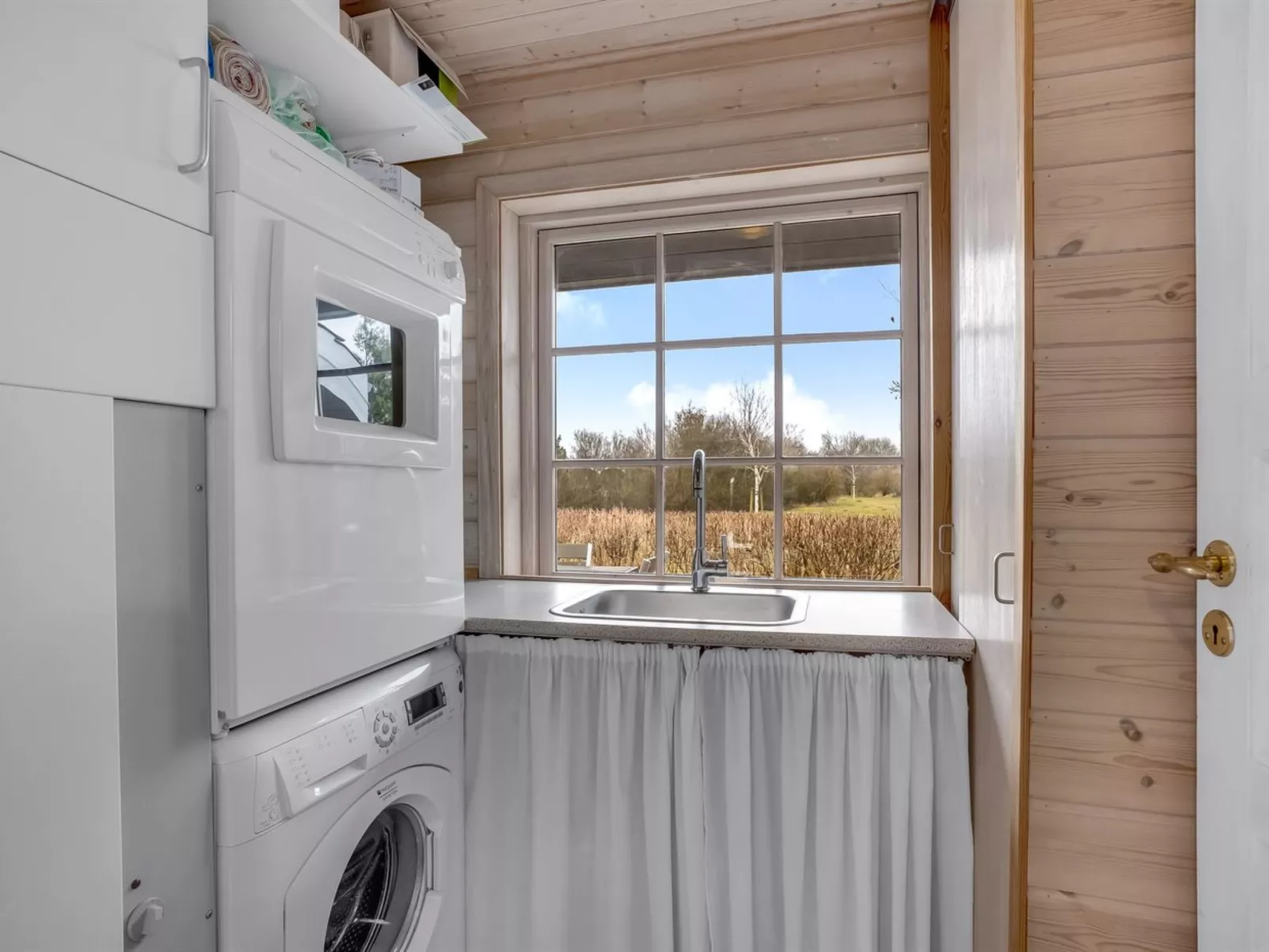 "Zişan" - 1.1km from the sea-Inside