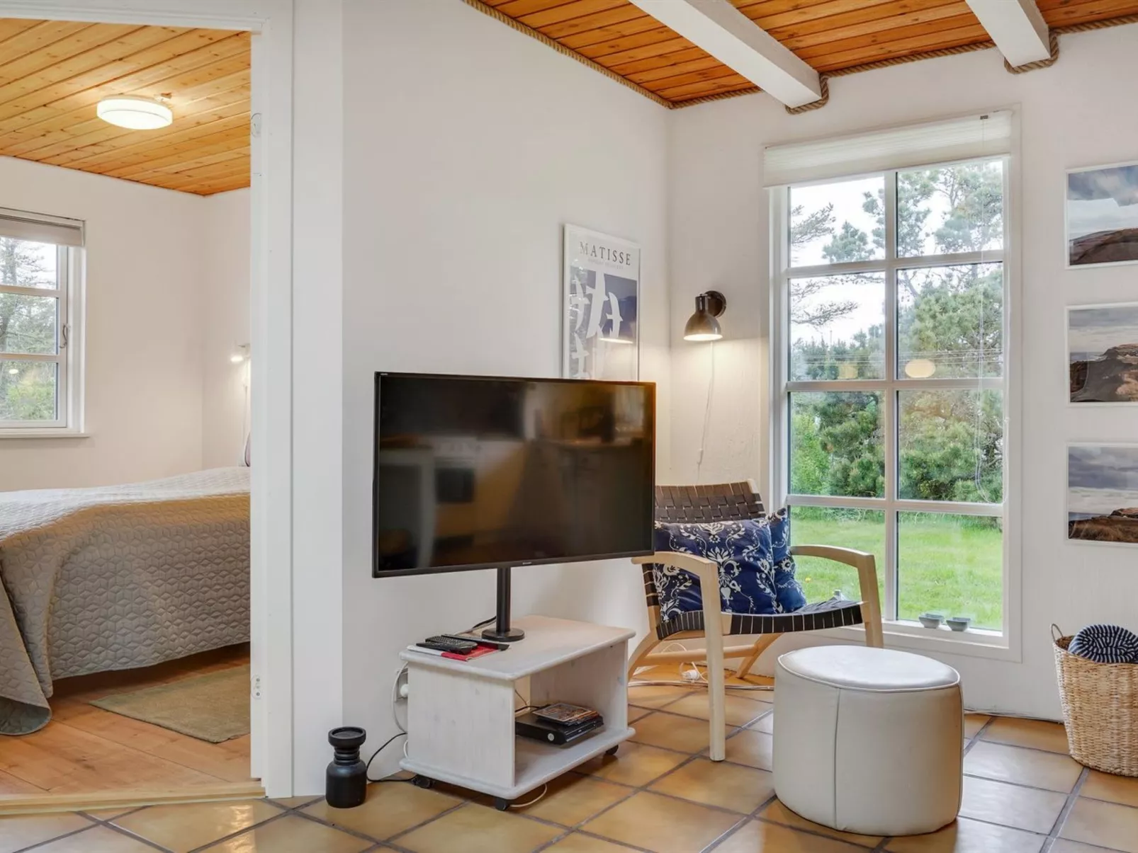 "Sölvy" - 300m from the sea-Inside