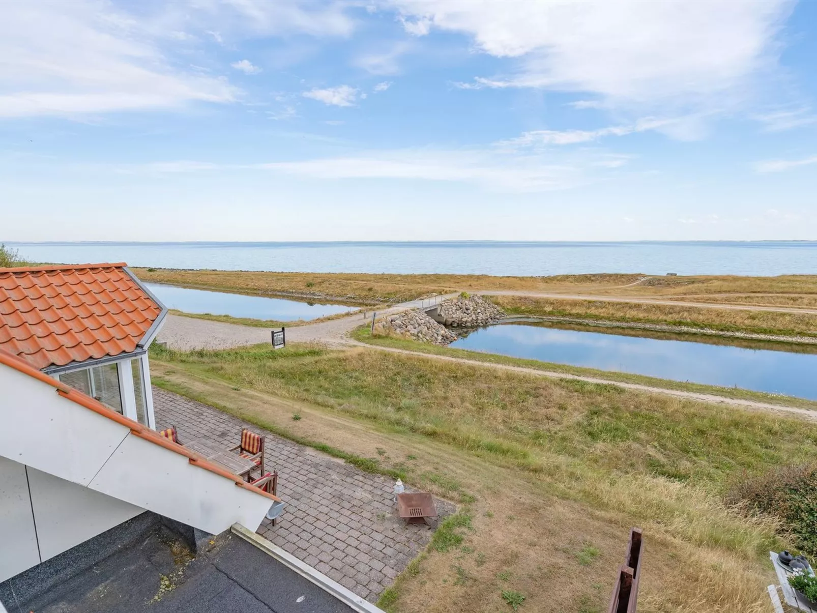 "Yorrick" - 50m to the fjord-Outside