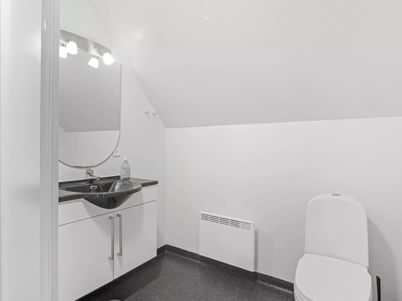 "Henrietta" - 3.5km from the sea-Dedans