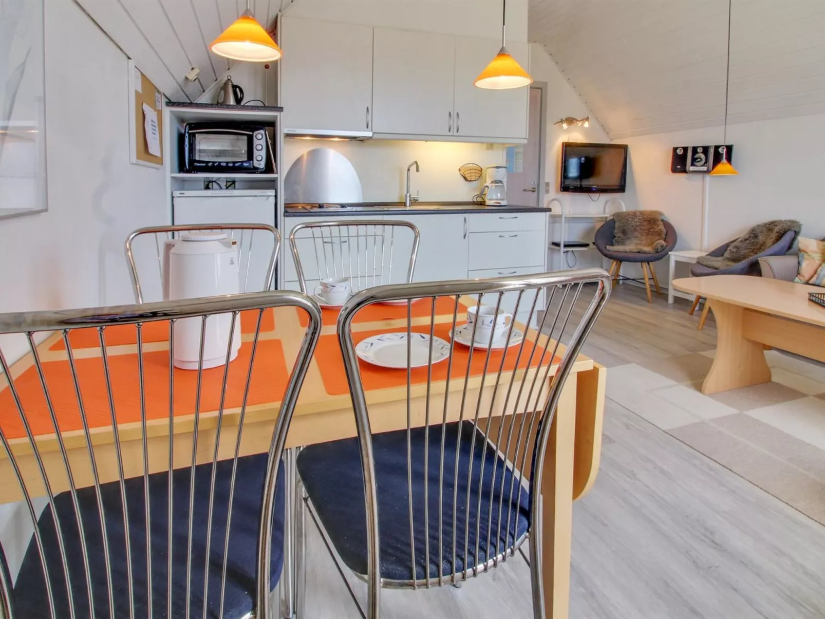 "Rauha" - 2.3km from the sea-Drinnen