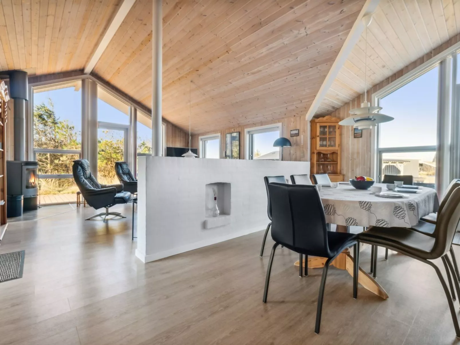 "Øde" - 350m from the sea-Inside