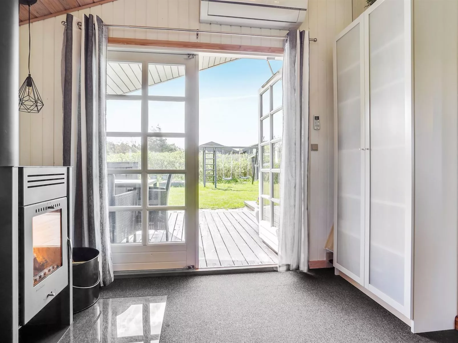 "Myriam" - 200m from the sea-Drinnen