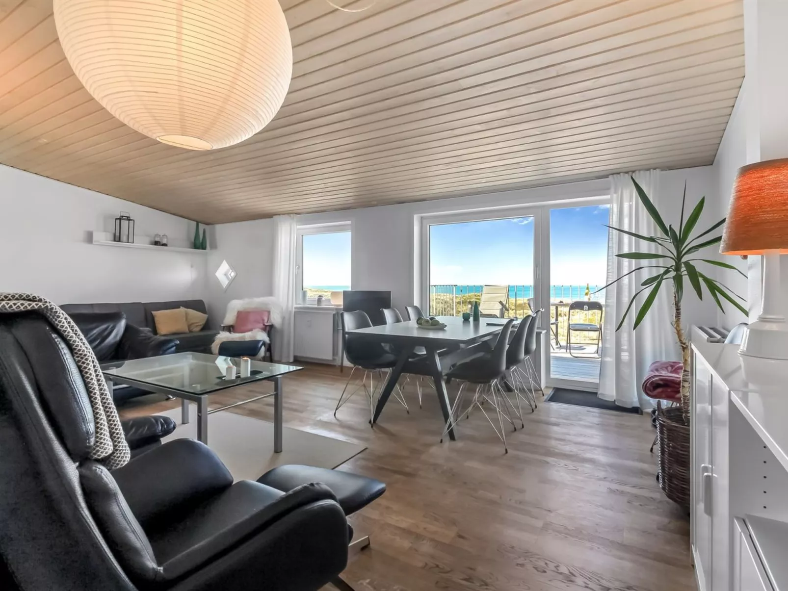 "Britta" - 100m from the sea-Drinnen