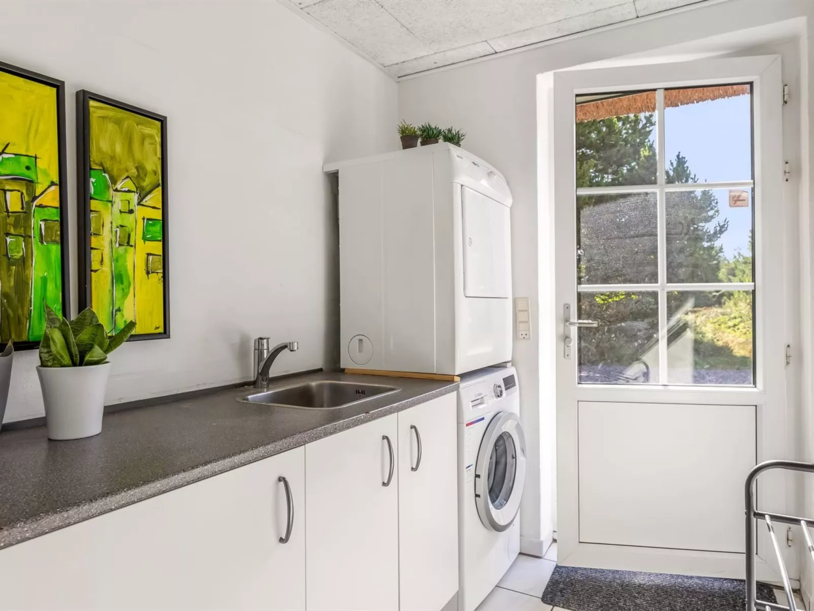 "Artan" - 2.6km from the sea-Drinnen