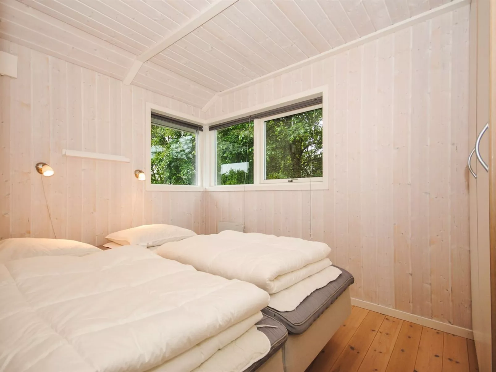 "Evelina" - 150m to the fjord-Inside