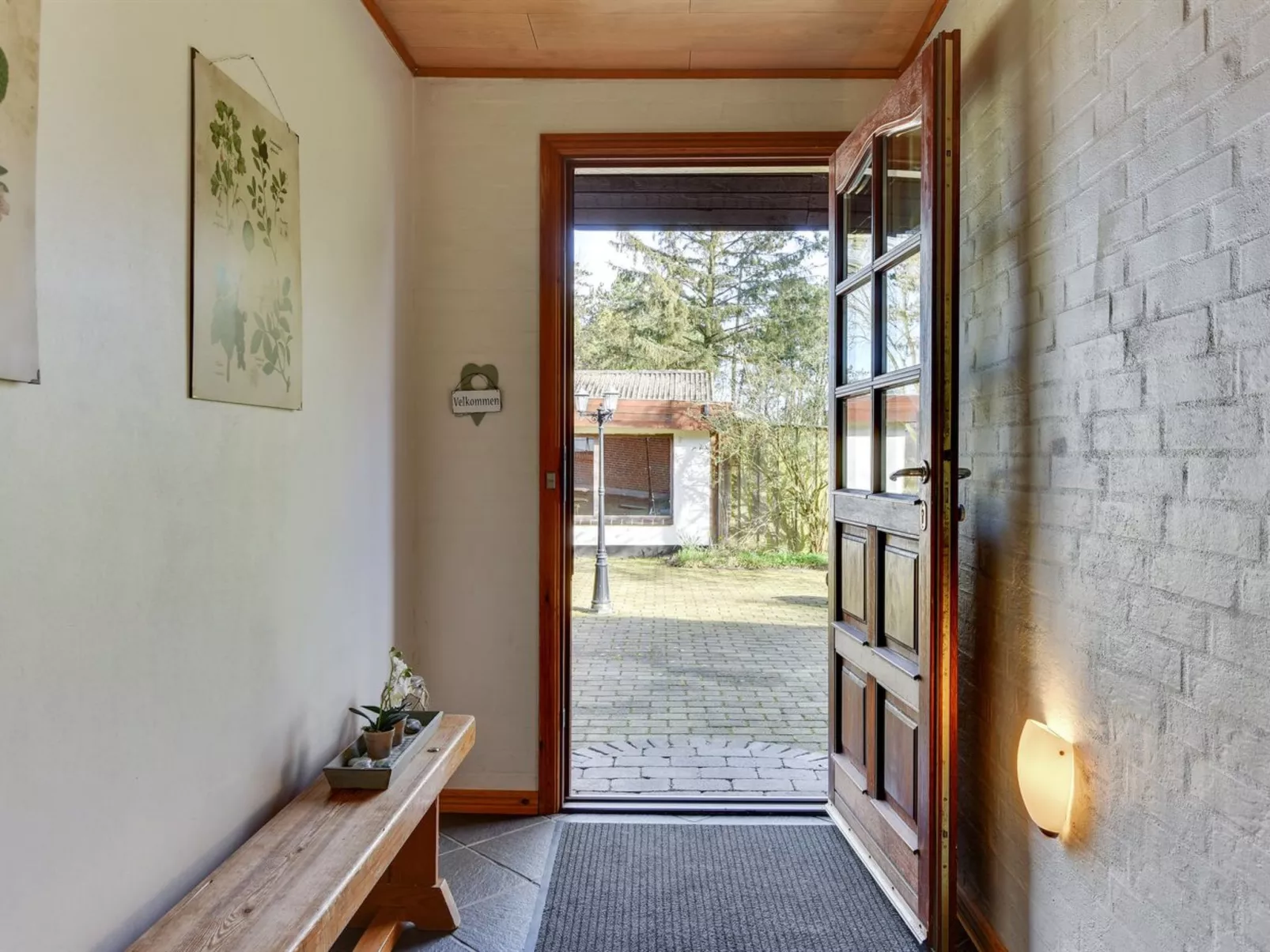 "Iiro" - 2.5km from the sea-Drinnen