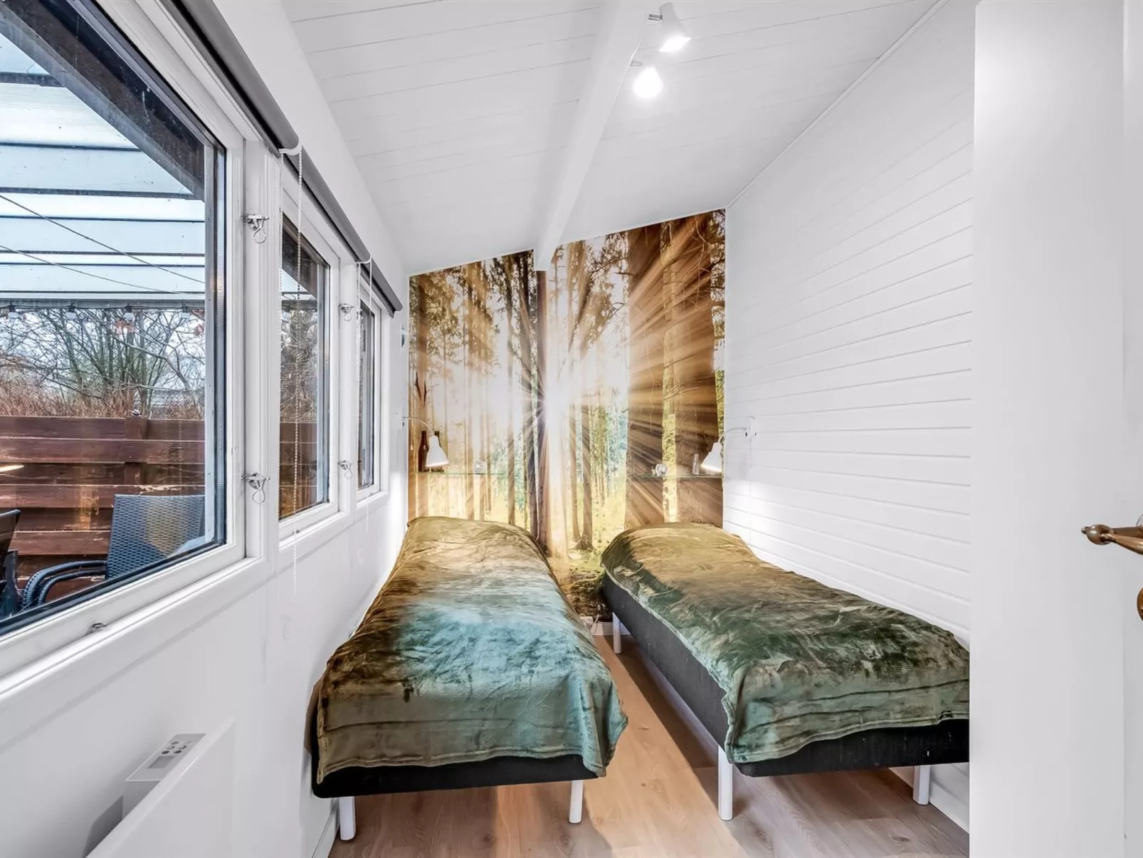 "Staffan" - 200m to the fjord-Drinnen