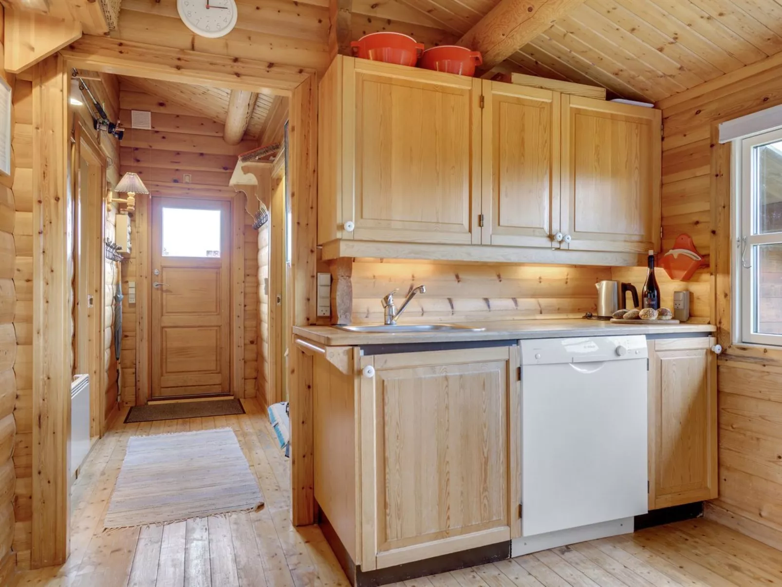 "Thrym" - 900m from the sea-Inside