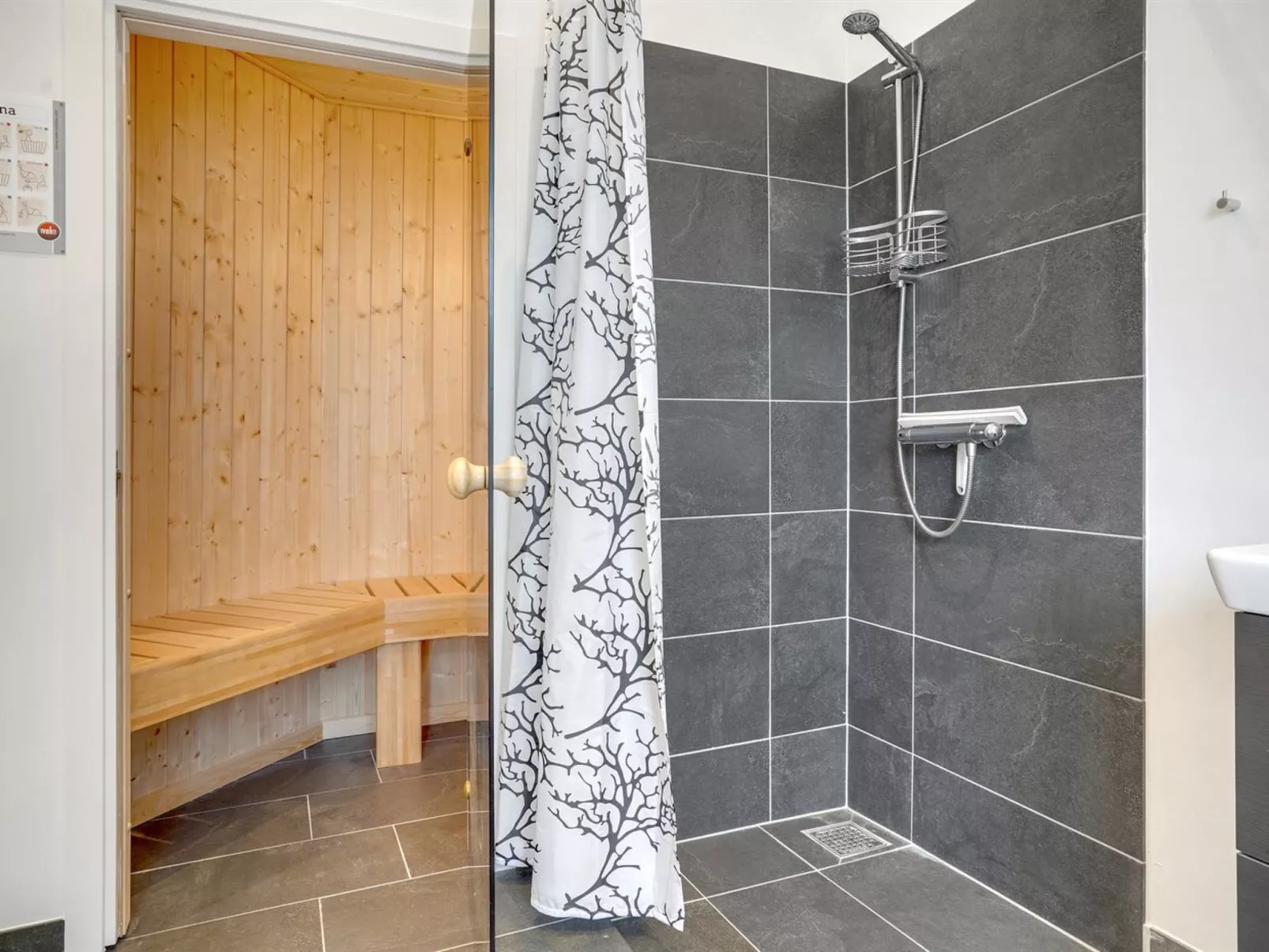 "Lima" - 3.5km from the sea-Drinnen