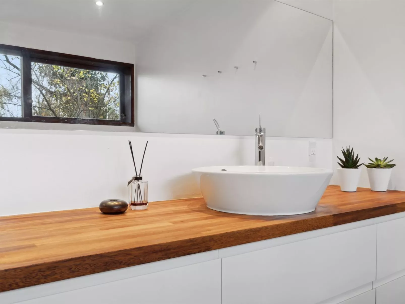 "Erikka" - 300m to the fjord-Inside