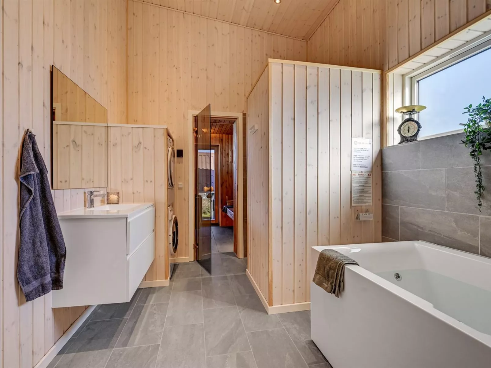 "Ylvi" - 250m from the sea-Dedans