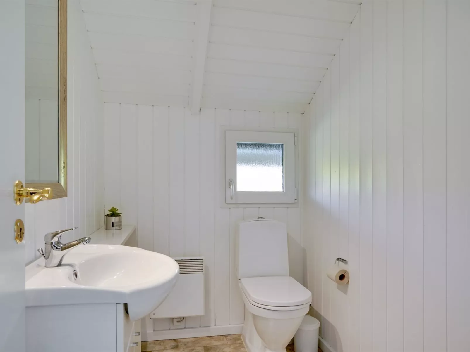 "Edvardsine" - 12km from the sea-Inside