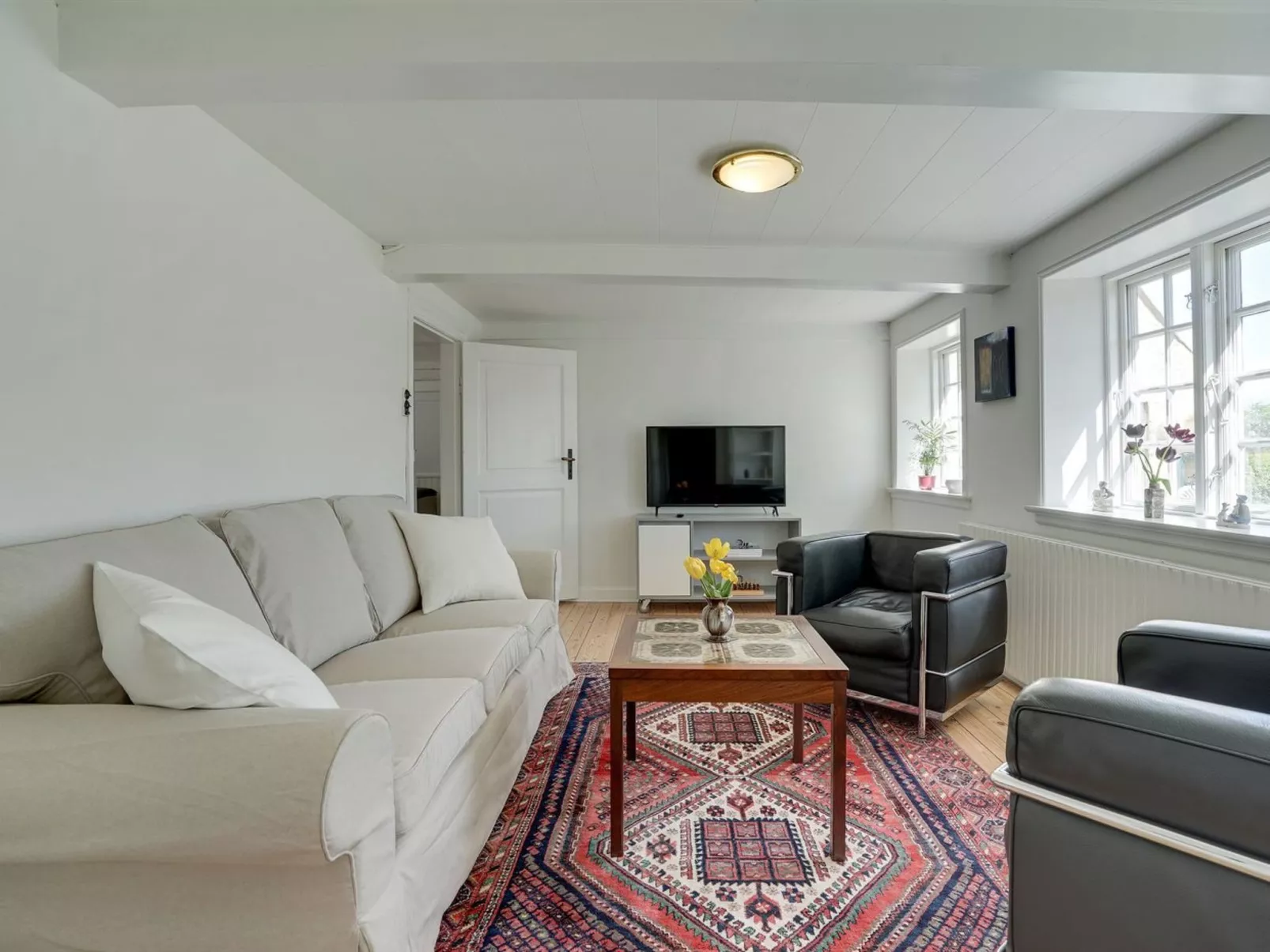 "Ilsa" - 9.8km from the sea-Dedans