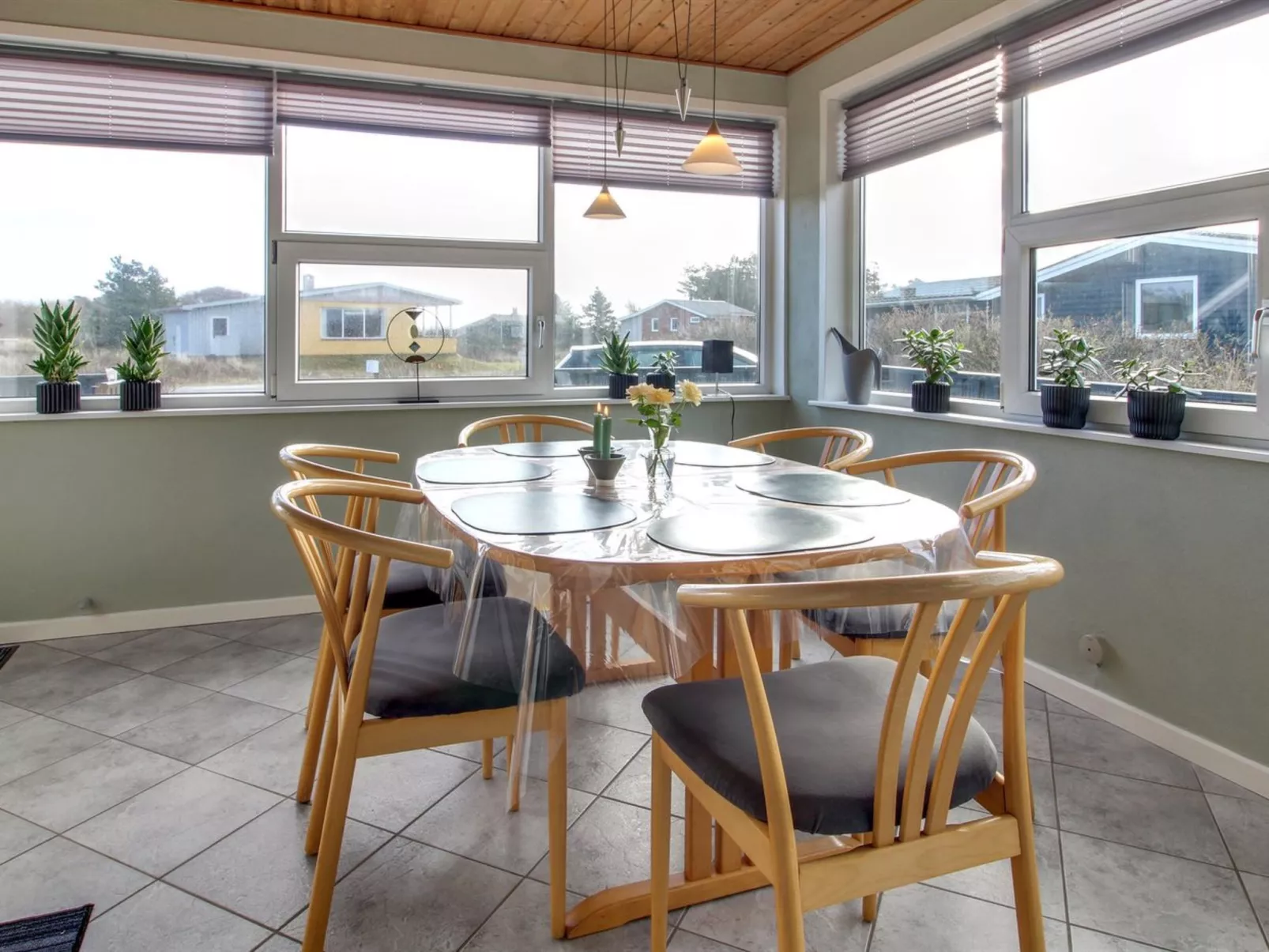 "Pupa" - 500m from the sea-Inside