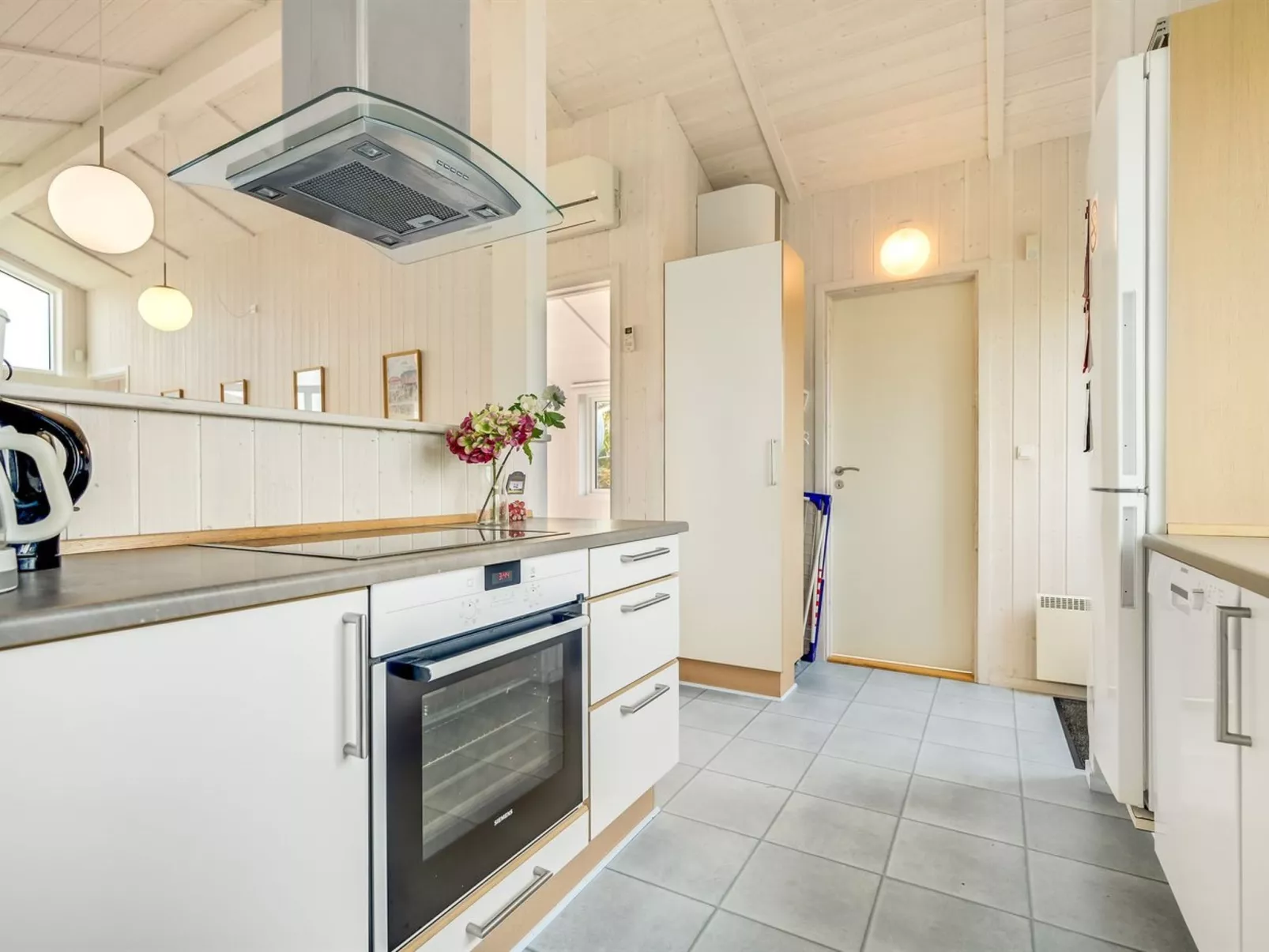 "Duschanka" - 50m to the fjord-Inside