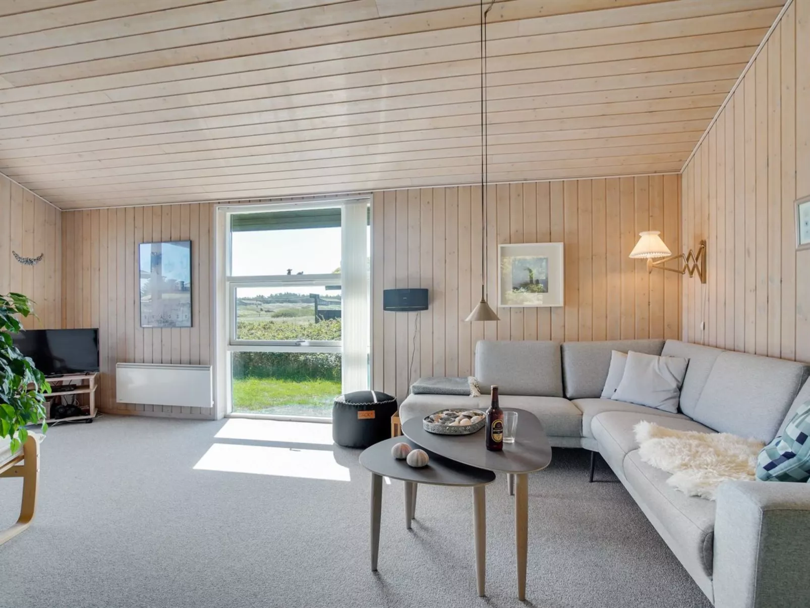 "Elsabet" - 750m from the sea-Drinnen