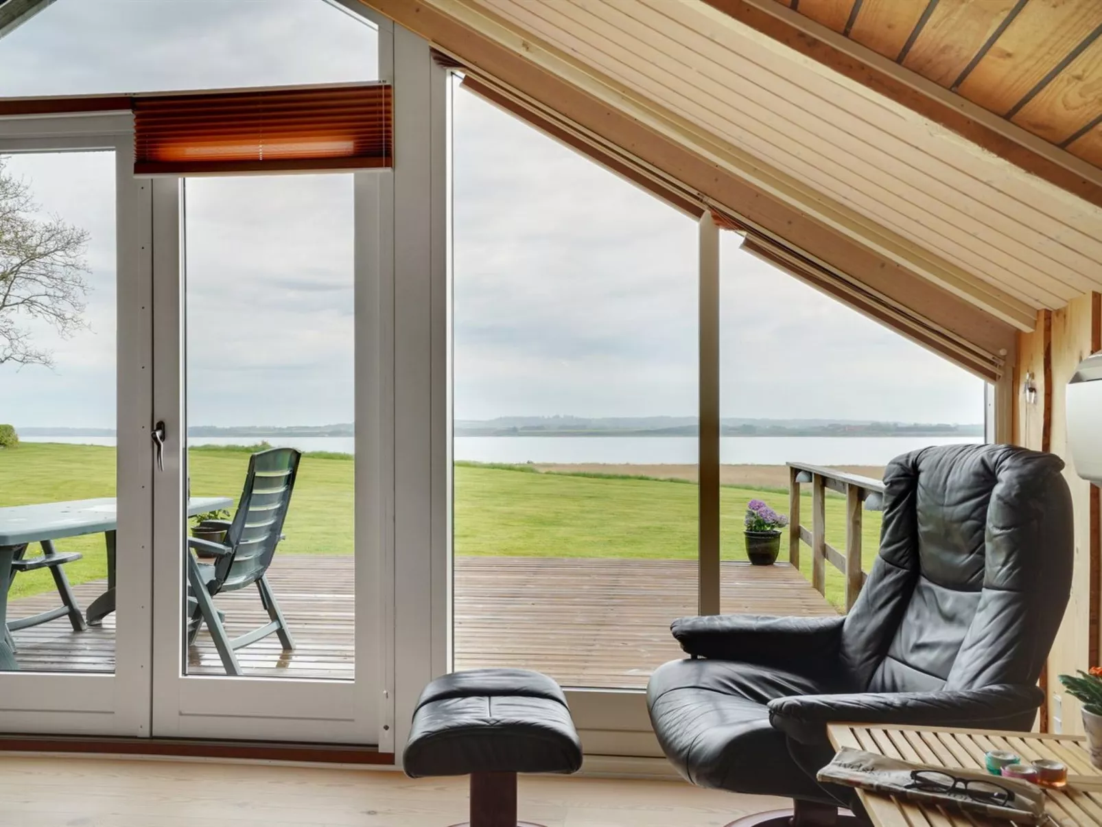 "Henrieke" - 250m to the fjord-Inside