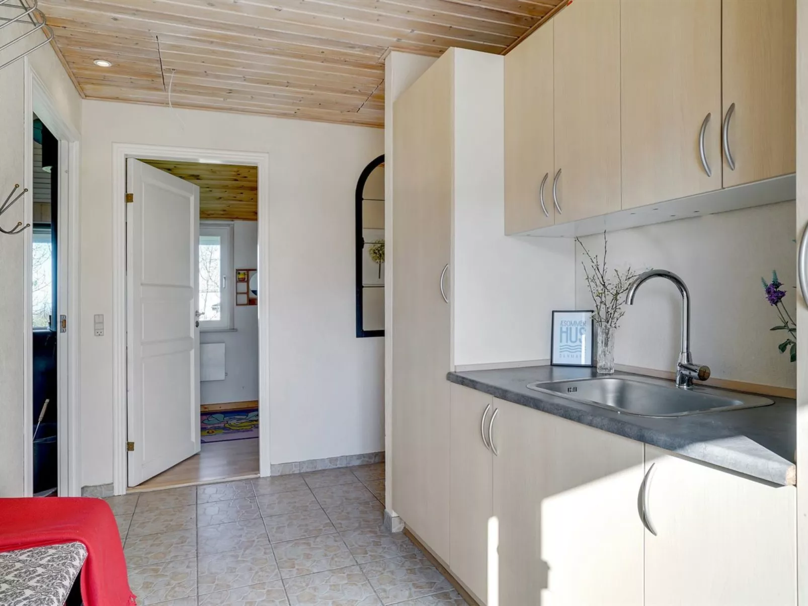 "Anselma" - 800m to the fjord - Inside