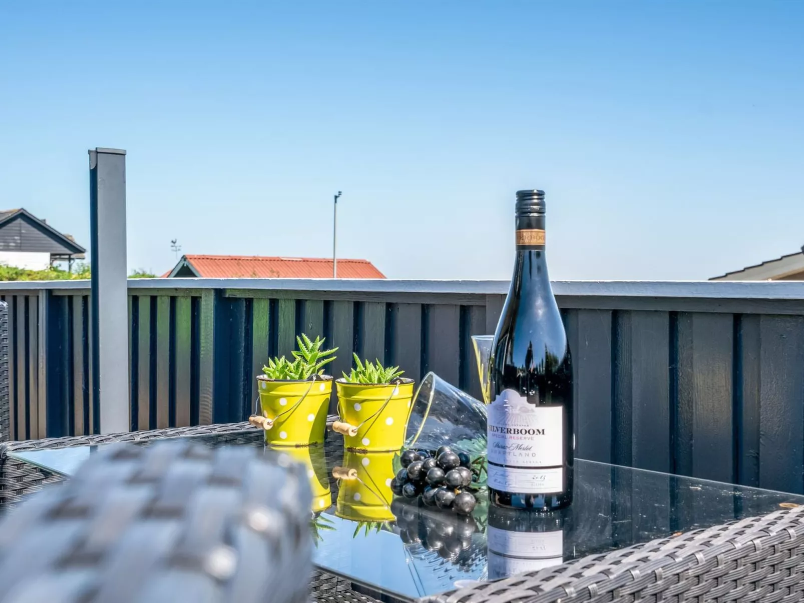 "Jenvold" - 300m to the fjord-Outside