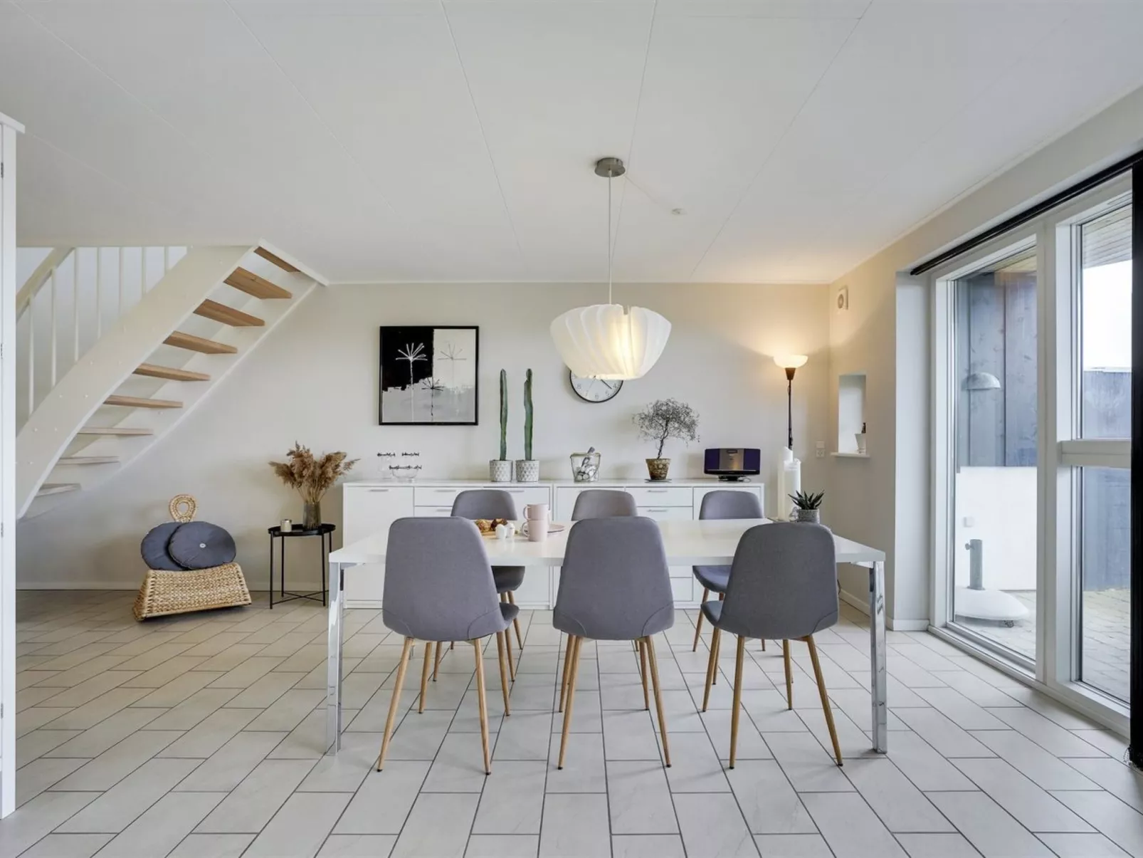 "Katharine" - 600m from the sea-Drinnen