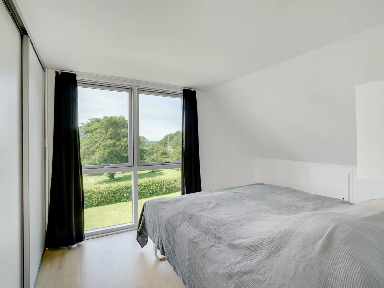 "Edvia" - 700m to the fjord-Inside