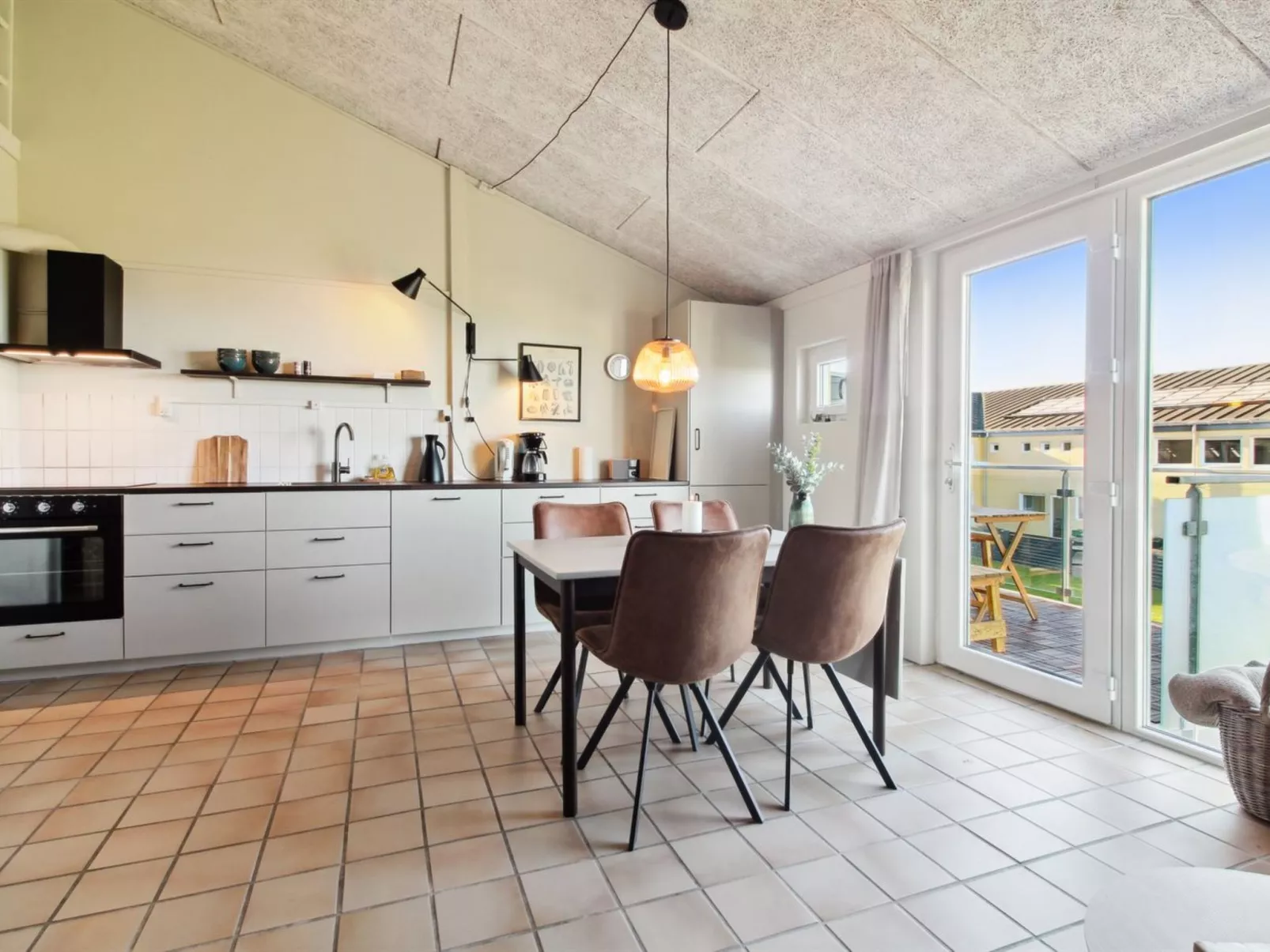 "Eydis" - 150m from the sea-Inside