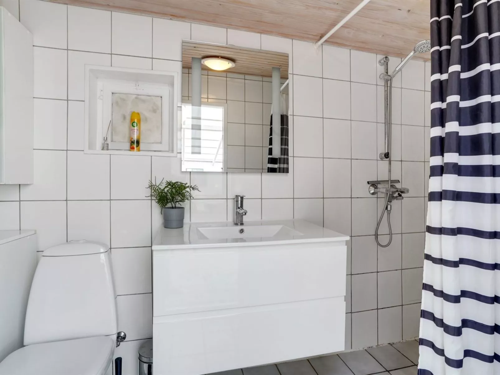 "Githa" - 100m to the fjord-Drinnen