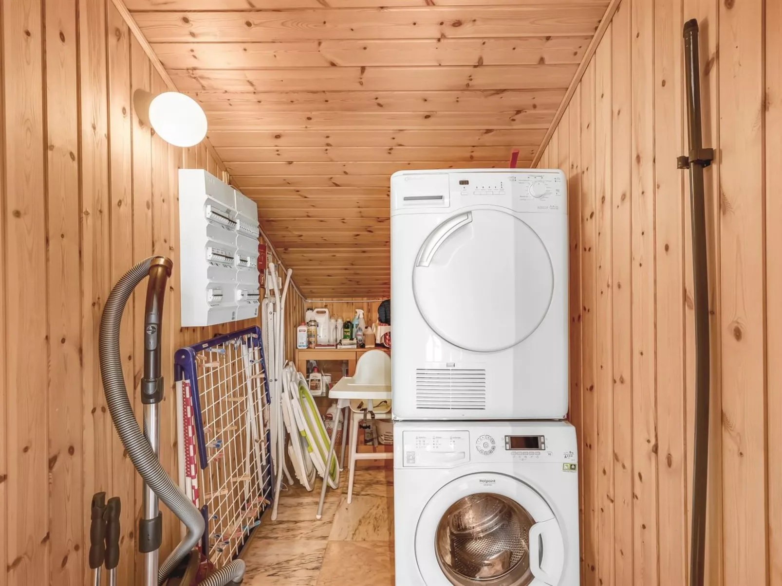 "Sunneva" - 1km from the sea-Drinnen