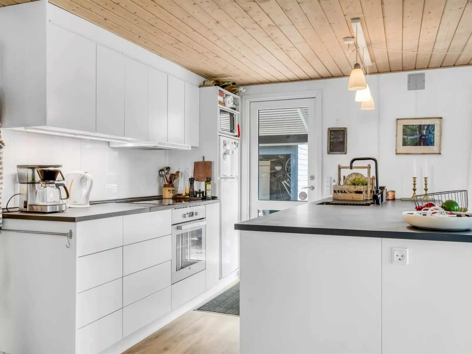 "Milan" - 250m to the fjord-Dedans