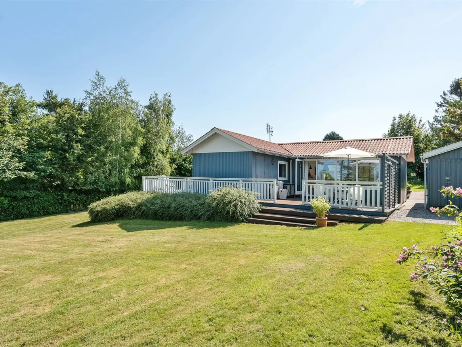 "Lillan" - 250m from the sea-Outside