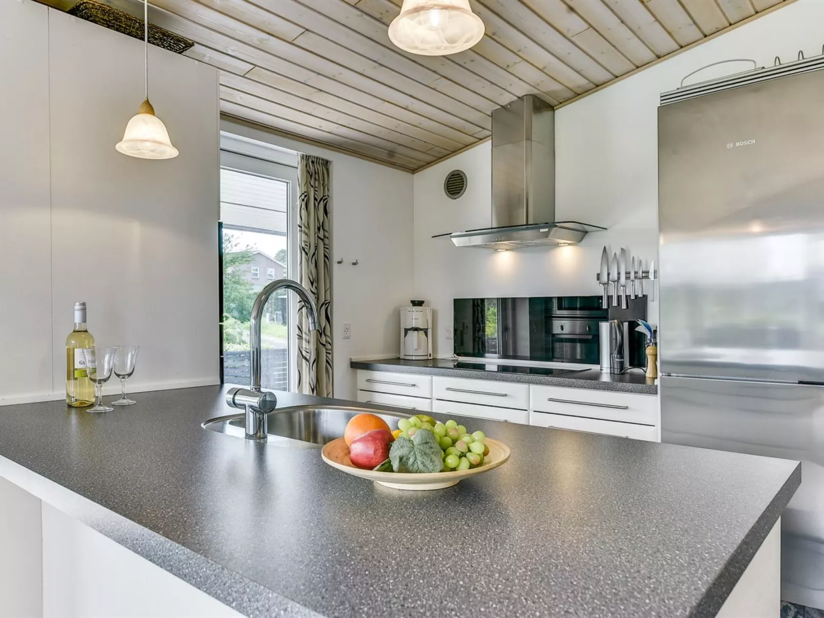 "Sylvelin" - 400m to the fjord-Inside