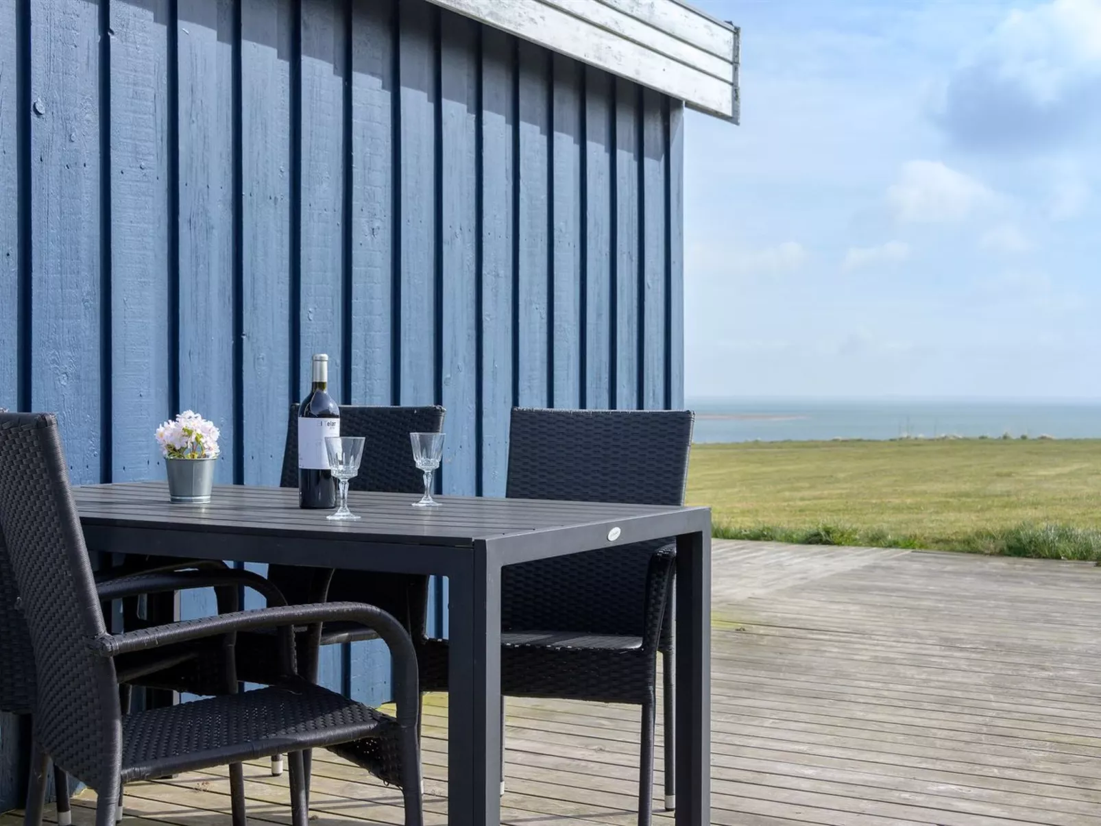 "Rajna" - 95m to the fjord-Outside