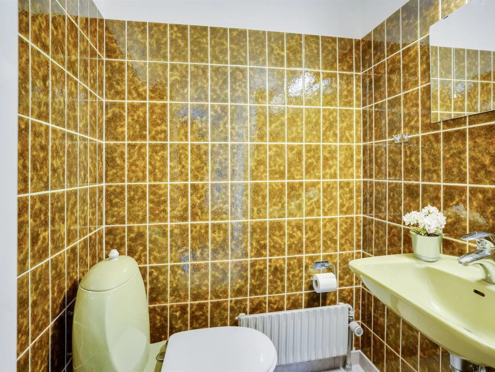 "Vogn" - 500m to the fjord-Inside